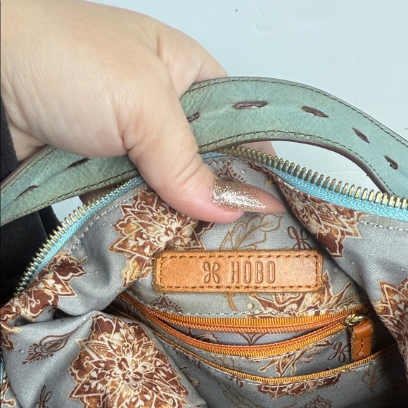 Hobo Marley Leather Hobo Bag in Tiffany blue Vintage Hyde leather - Picture 11 of 13
